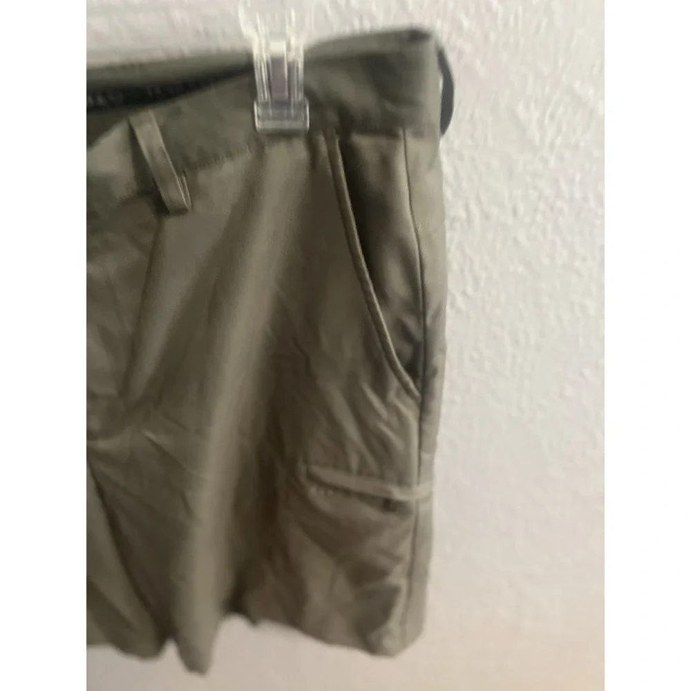 IZOD XFG Cargo Golf‎ Shorts Men 36 Army Green Inseam 9 Inches